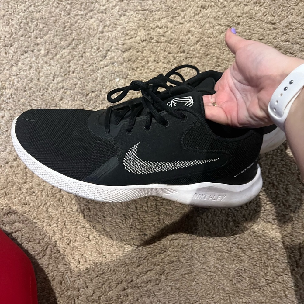 Nike tennis shoes size 10.5